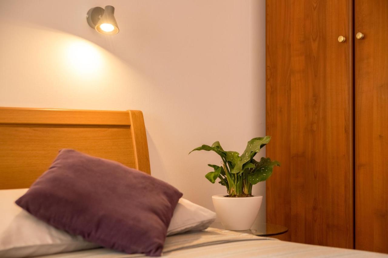 Terra Magica Deluxe Apartment Or Room With Private Parking, Terrace And Sea View Rijeka Exterior foto