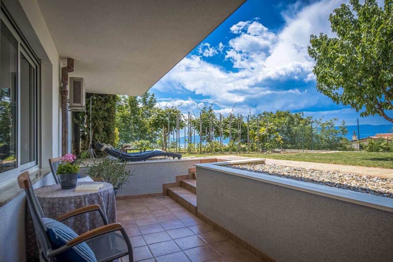 Terra Magica Deluxe Apartment Or Room With Private Parking, Terrace And Sea View Rijeka Exterior foto
