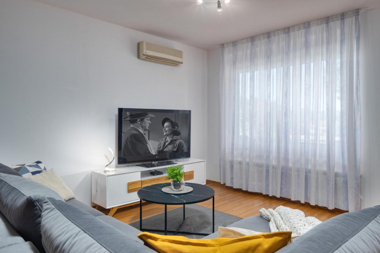 Terra Magica Deluxe Apartment Or Room With Private Parking, Terrace And Sea View Rijeka Exterior foto